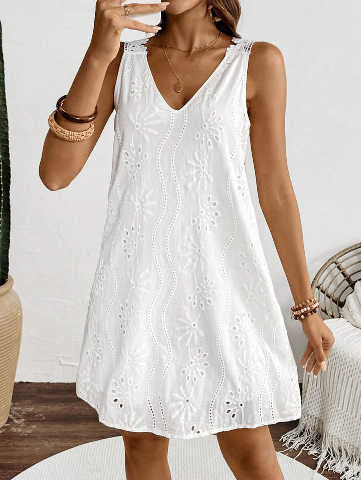 Paloma | The Scallop V-Neck Dress