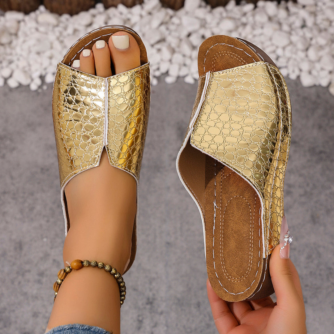 Clio | The Supportive Wedge Sandal