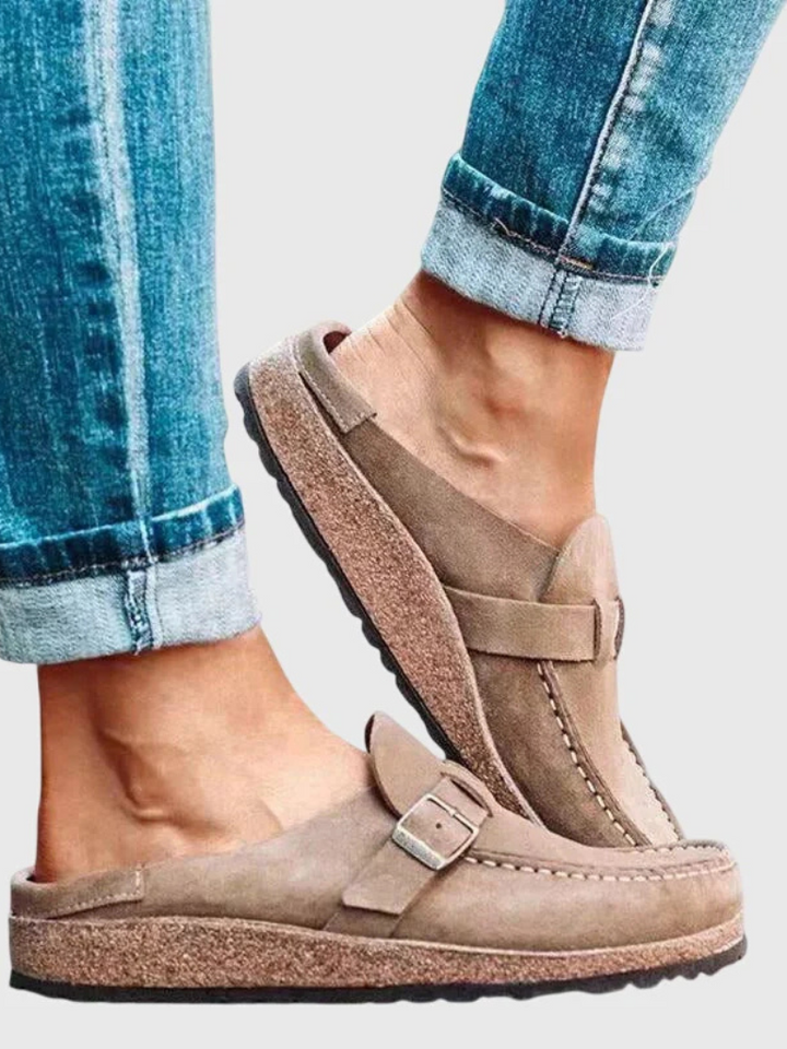Flannait | The Versatile Buckle Clog