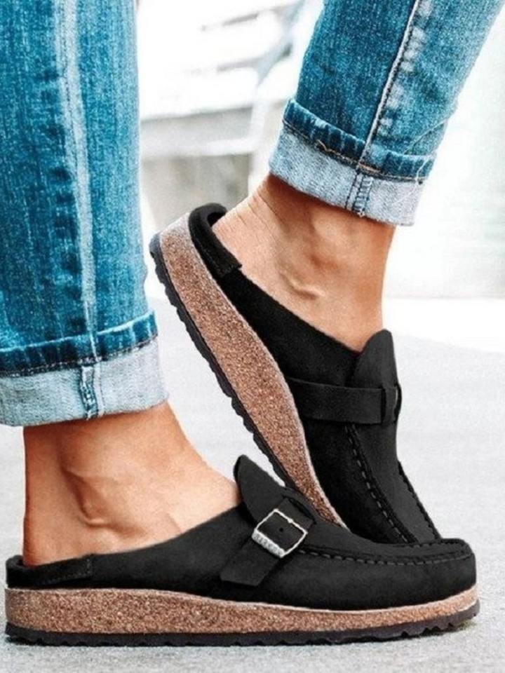 Flannait | The Versatile Buckle Clog