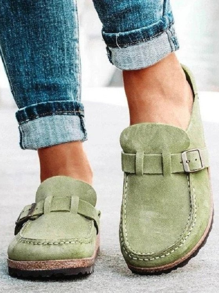 Flannait | The Versatile Buckle Clog
