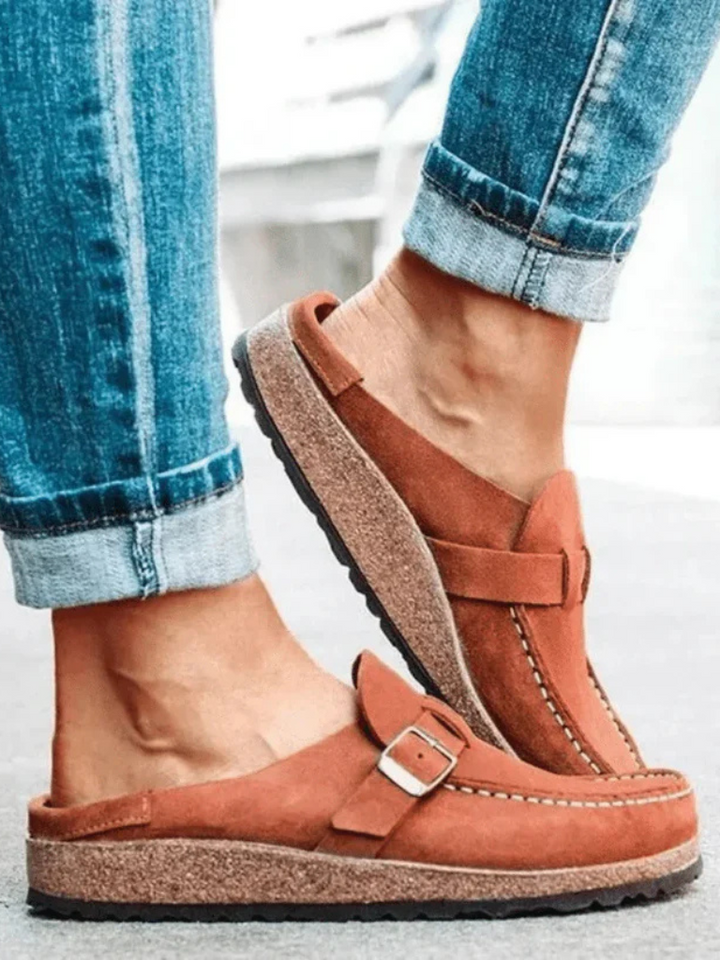 Flannait | The Versatile Buckle Clog