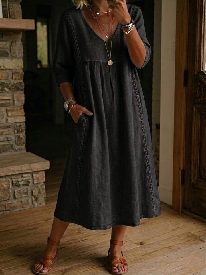 Ellis | The Relaxed V-Neck Midi