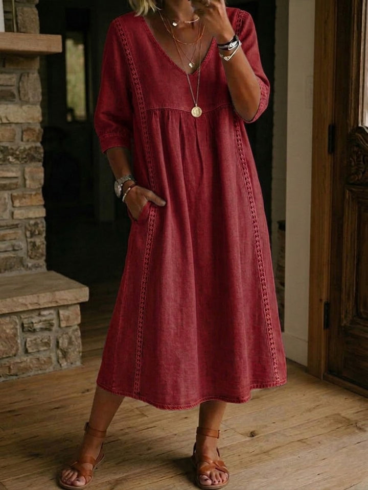 Ellis | The Relaxed V-Neck Midi