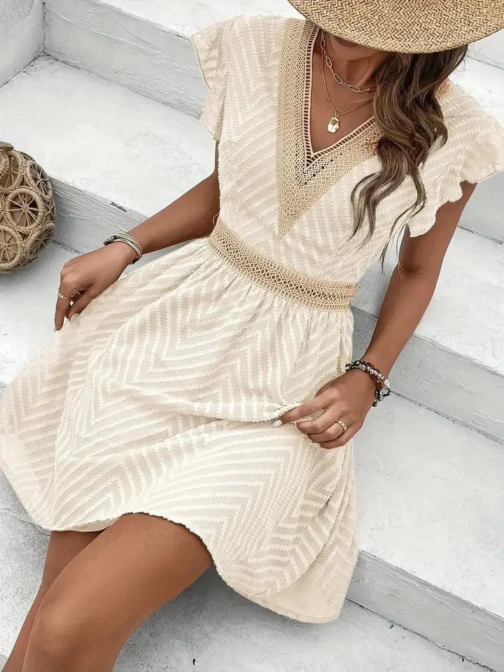 Adele | The Sweetheart Neckline Dress